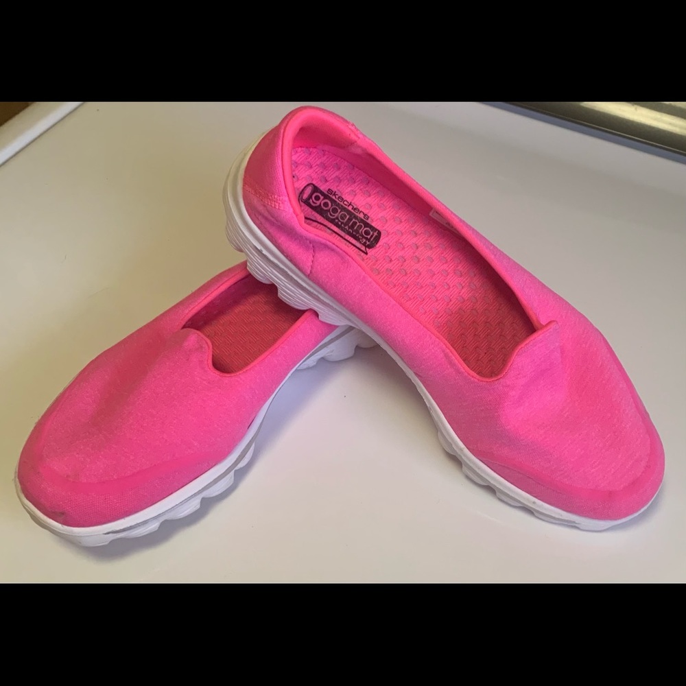 Skechers